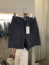 Load image into Gallery viewer, Loose Casual Women's Five-Point Denim Shorts