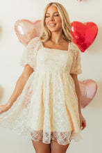 Load image into Gallery viewer, Apricot Sequined Lace Mesh Bubble Sleeve Square Neck Dress
