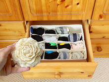 Load image into Gallery viewer, Wax Flower Freshener - Fall & Winter scents for your closets and drawers – Cozy, Woodsy & Spiced Scents for the Cooler Seasons