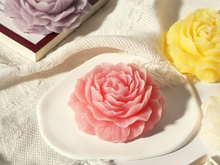 Load image into Gallery viewer, Wax flower freshener – Spring & Summer scents for your closets and drawers – Fresh, Fruity & Floral for Bright Seasonal Vibes