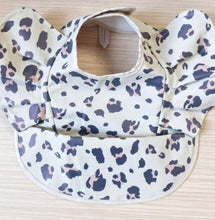 Load image into Gallery viewer, Baby Meal Pocket Waterproof Bib with Angel Wing Design