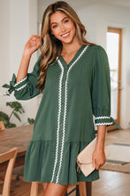 Load image into Gallery viewer, Canton Contrast Ricrac Trim Button V Neck Knotted Bracelet Sleeve Shift Dress