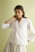 Load image into Gallery viewer, Front Twist Top in White