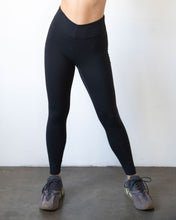 Load image into Gallery viewer, Vendetta Leggings 26"