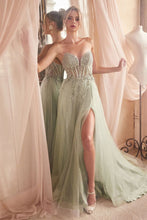 Load image into Gallery viewer, Strapless Layered Tulle Ball Gown