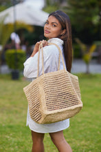 Load image into Gallery viewer, Gisete Beach Tote Bag