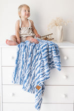 Load image into Gallery viewer, Luxury Blue Wavy Fur Blanket