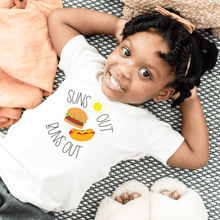 Load image into Gallery viewer, graphic tee | suns out buns out