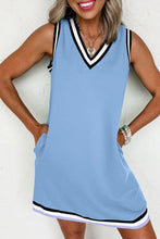 Load image into Gallery viewer, Mint Green Color Contrast Trim V Neck Shift Sleeveless Mini Dress
