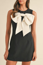 Load image into Gallery viewer, Black Contrast Bowknot Applique Crew Neck Sleeveless Mini Dress
