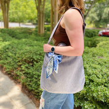 Load image into Gallery viewer, Everyday Corduroy Tote
