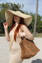 Load image into Gallery viewer, Gisete Beach Tote Bag
