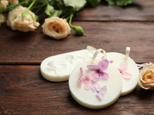 Load image into Gallery viewer, Botanical Wax Sachet | Cozy &amp; Warm | Vanilla Amber Spice
