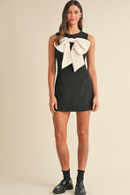 Load image into Gallery viewer, Black Contrast Bowknot Applique Crew Neck Sleeveless Mini Dress
