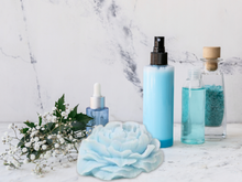 Load image into Gallery viewer, Botanical Wax sachet - Romantic &amp; Floral – Elegant Floral Blends for Gifting &amp; Everyday Luxury
