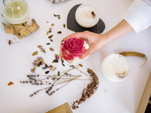 Load image into Gallery viewer, Wax Flower Freshener - Fall &amp; Winter scents for your closets and drawers – Cozy, Woodsy &amp; Spiced Scents for the Cooler Seasons
