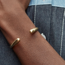 Load image into Gallery viewer, Delicate Dash Cuff
