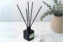Load image into Gallery viewer, Reed Diffuser | Bold &amp; Masculine | Wood Smoke Obsidian
