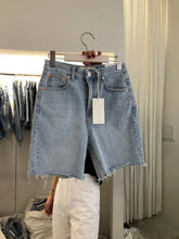 Load image into Gallery viewer, Loose Casual Women's Five-Point Denim Shorts
