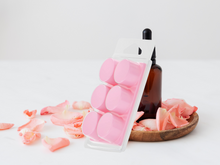 Load image into Gallery viewer, Clamshell Wax Melts - Romantic &amp; Floral – Elegant Floral Blends for Gifting &amp; Everyday Luxury
