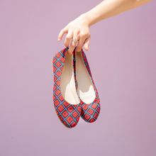 Load image into Gallery viewer, Yasmin Flat - Cardinal Red
