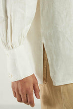 Load image into Gallery viewer, Summer Shirt in Off-white
