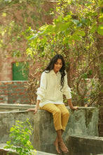Load image into Gallery viewer, Summer Shirt in Off-white
