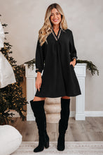 Load image into Gallery viewer, Black Contrast Trim V Neck Bracelet Sleeve Shift Mini Dress
