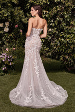 Load image into Gallery viewer, Fit &amp; Flare Lace Contrast Bridal Gown
