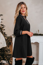 Load image into Gallery viewer, Black Contrast Trim V Neck Bracelet Sleeve Shift Mini Dress
