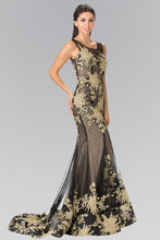 Load image into Gallery viewer, Sleeveless Floor-Sweeping Long Dress
