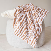 Load image into Gallery viewer, Luxury Tan Wavy Fur Blanket
