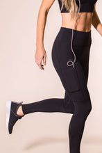 Load image into Gallery viewer, the dash side pocket legging
