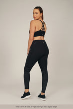 Load image into Gallery viewer, the dash side pocket legging
